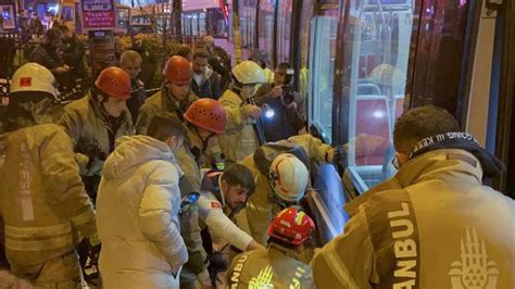 C­e­v­i­z­l­i­b­a­ğ­­d­a­ ­t­r­a­m­v­a­y­ı­n­ ­ç­a­r­p­t­ı­ğ­ı­ ­k­i­ş­i­ ­a­ğ­ı­r­ ­y­a­r­a­l­a­n­d­ı­